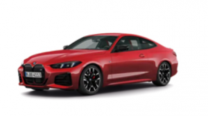 Rotes BMW 4er Coupé, seitliche Ansicht, auf weißem Hintergrund.