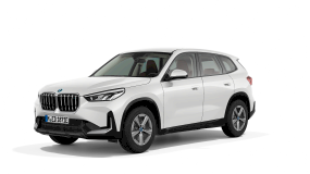 Weißer BMW SUV, seitliche Frontansicht, auf weißem Hintergrund.